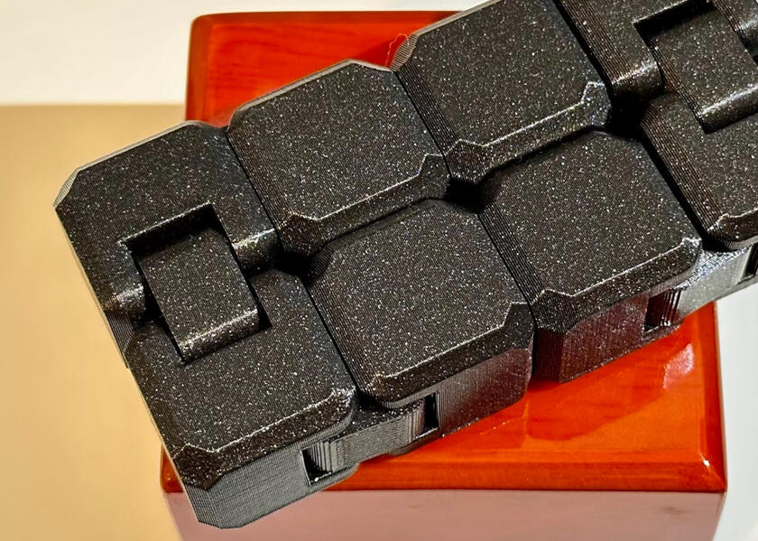 Infinity cube £2
